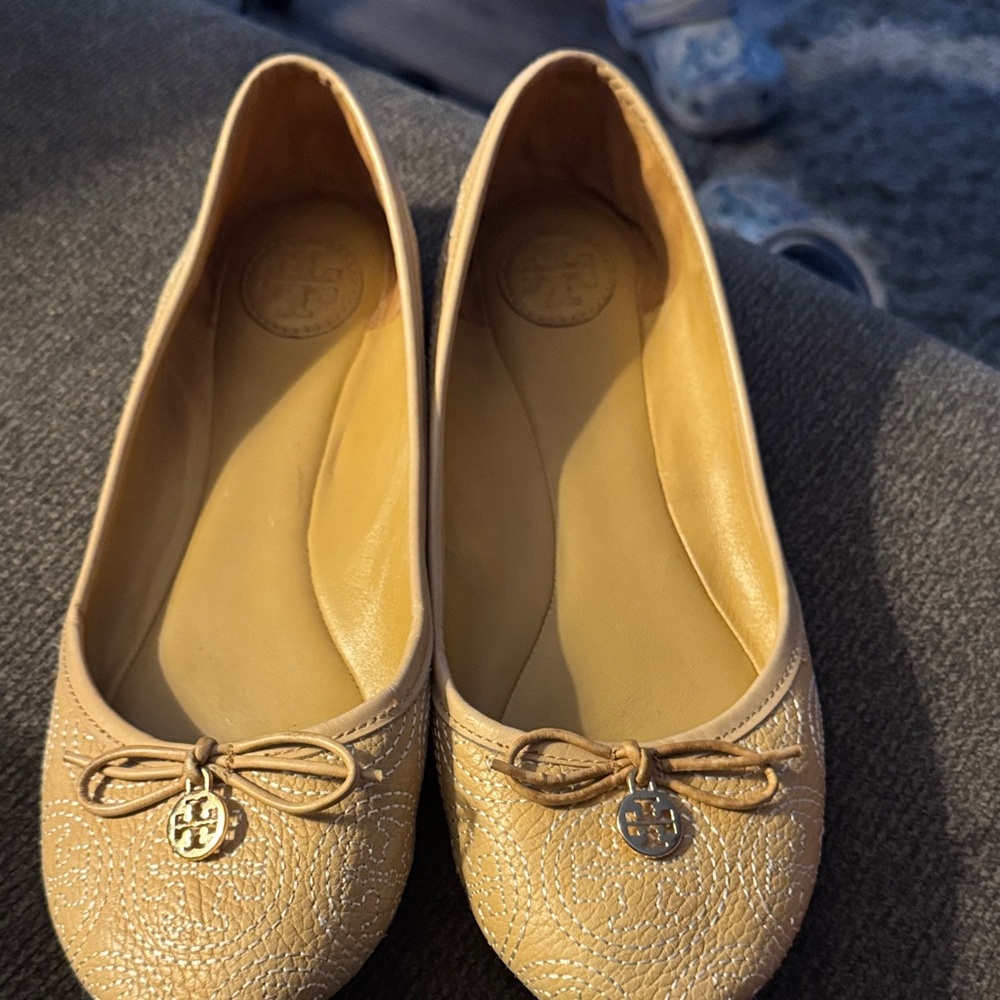 Tory Burch Beige Textured Flats